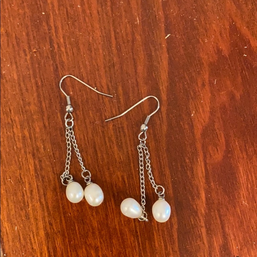 Dangling silver pearl earrings